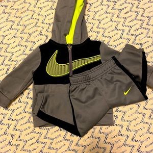 Nike sweatsuit
